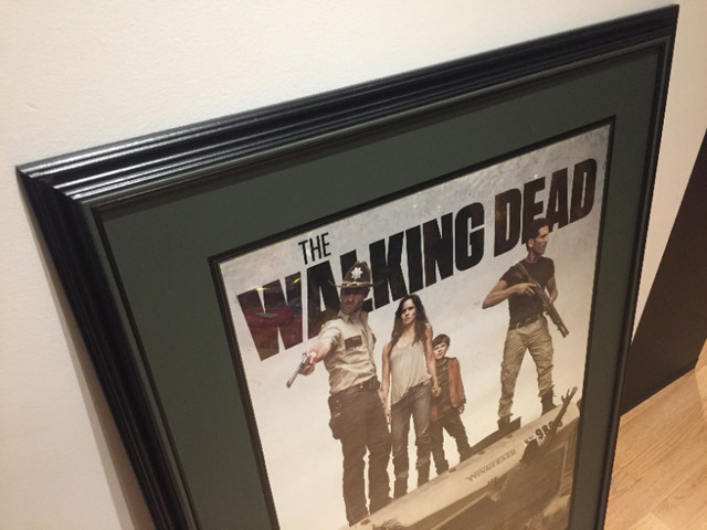 Home Decor Wall Art The Walking Dead Art Frame in Arts & Collectibles in Mississauga / Peel Region - Image 4