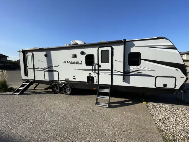 2024 Keystone Bullet 290BHS in Travel Trailers & Campers in Regina - Image 2