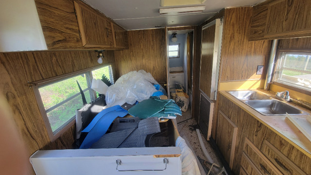 Old Camper for saIe. Not street legal anymore in Travel Trailers & Campers in Cranbrook - Image 4