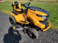 2022 CubCadet XT2 LX46 Lawn Tractor Mint (only49hrs)