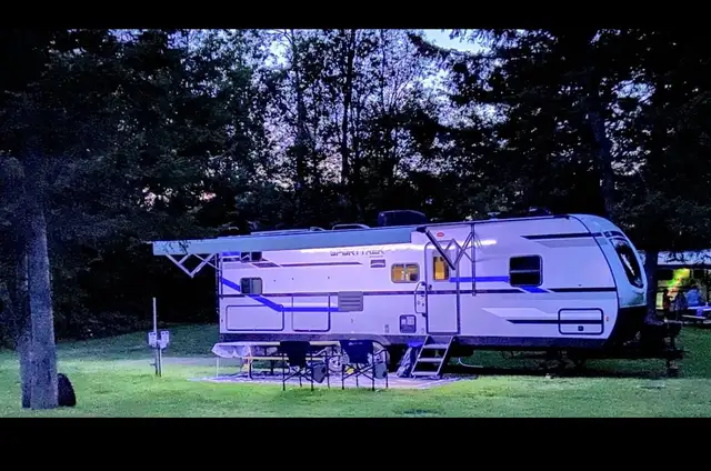 Travel Trailer Rental. Sleeps 8 in Ontario in Canada - Image 2