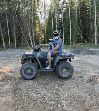 2013 Polaris Sportsman 172.8 hours. we have spares for it we can throw in. Crack in the plastic on t...