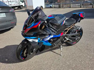 This is a 2020 S1000RR with full M1000RR fairings and decals. Bike also has M1000RR Rizoma stealth m...