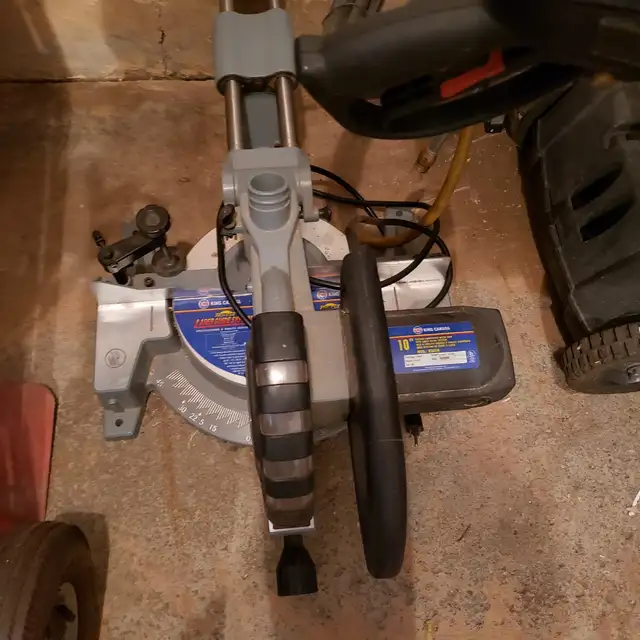 King Canada 10" Sliding Compound Miter Saw in Power Tools in Calgary - Image 2