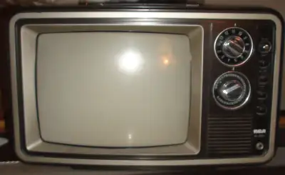 Téléviseur RCA XL-100 13 pouces, View more