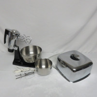 Sunbeam Stainless Steel  Mix Master & Cake Plate w/Lid