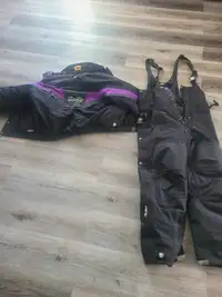 Looking to sell men's Bombardier ski suit....