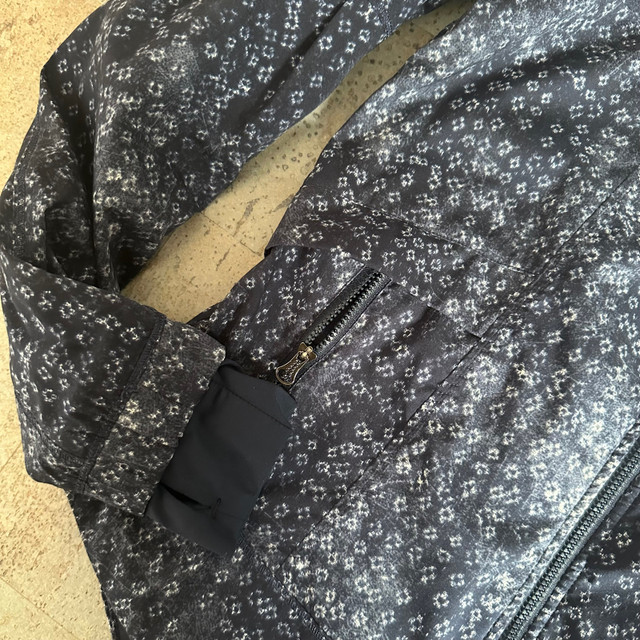 Like-New Lululemon Lined Jacket, Size 2 in Women's - Tops & Outerwear in Belleville - Image 3