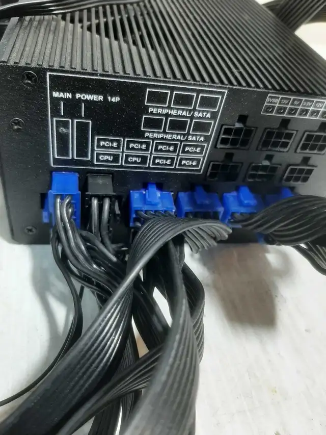 Rosewill 1500W PSU in System Components in City of Montréal - Image 4