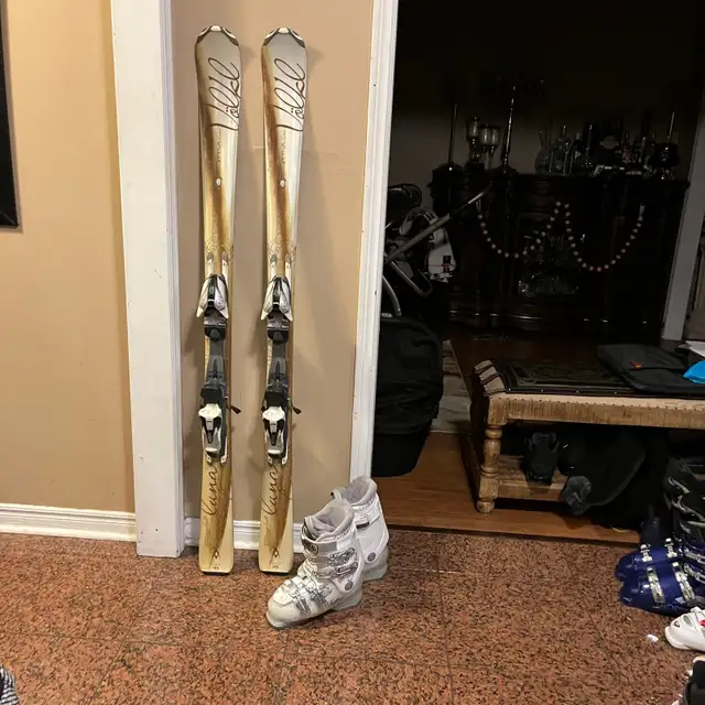 159 Volki  ski with boots boots .  in Ski in Markham / York Region - Image 2