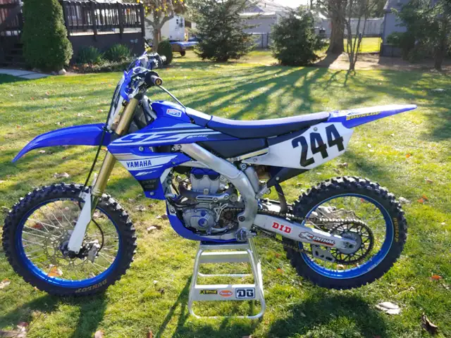 2019 YZ 250F With 2nd Rear Wheel/Sand Tire in Dirt Bikes & Motocross in London - Image 2