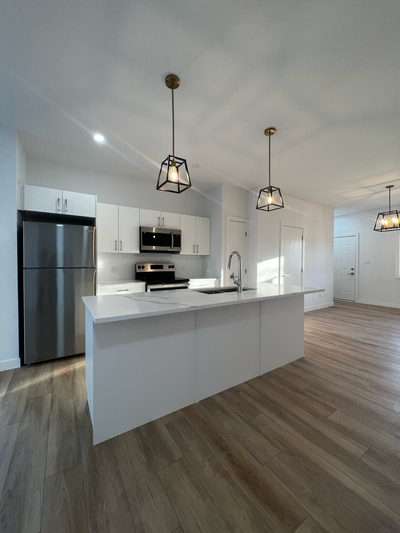 This living space is bright, beautiful, large, luxurious, and pet friendly located in the neighbourh...