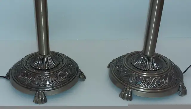 2× Portable table top lamps 31"tall. BEAUTIFUL ANTIQUE DESIGN in Indoor Lighting & Fans in Calgary - Image 6