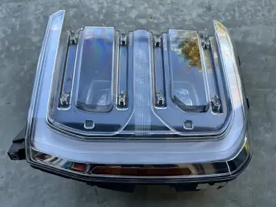 2023-2025 f250/350/450 platinum drivers side headlight assembly, does not include LED ballast as tha...