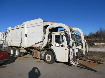 Hiring: Roll-Off & Front-end Drivers Location: East York and Etobicoke Schedule: 6:00 start (Days ar...