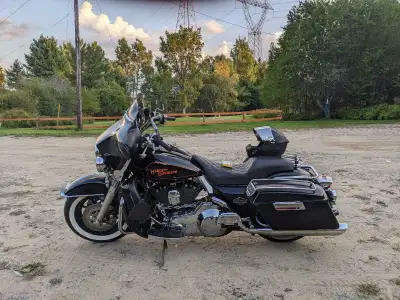 1998 ultra classic Evo Saddleman seat 30,000 kms Needs speedometer cable. Looking to trade for old c...