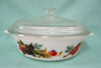 PETITE CASSEROLE VINTAGE en VERRE avec COUVERCLE...ENGLAND