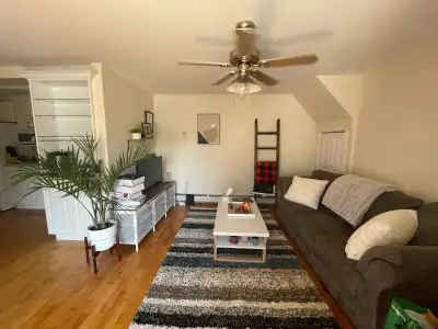 One bedroom apartment Hardwood Floors 2nd floor unit Heat and hot water included Coin laundry on sit...