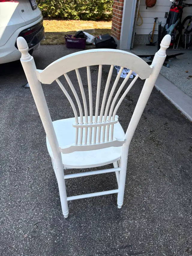 Solid Wood Dining Room Chairs x6 in Chairs & Recliners in Markham / York Region - Image 4