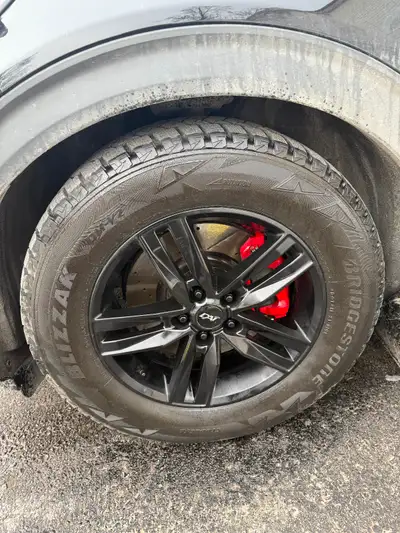 bridgestone Blizzak dm-v2 lots of life with sensors size 265/60R18 DAI ALLOYS 18 inch 5x114.3 bolt p...