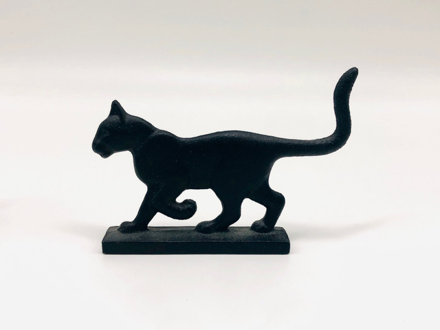 Vintage The Franklin Mint Curio Cabinet Cat Collection  in Arts & Collectibles in Oshawa / Durham Region - Image 3