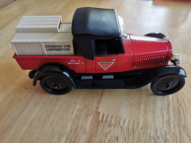 Canadian Tire diecast 1922 Studebaker big six pick up in Toys & Games in Peterborough - Image 4