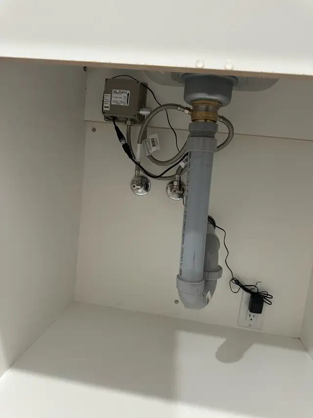 Professional Plumber 65702475483778121