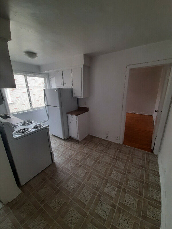 Lasalle Grand 3 ½ disponible pour septembre avec 1 mois gratuit. — photo 1