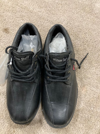 Wilson size 8 Golf shoes 