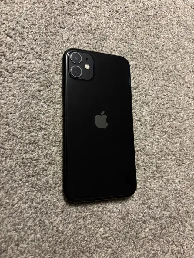 unlocked 64gb iPhone 1162863285373698125
