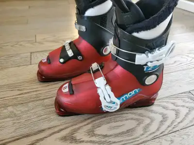 Kids Salomon Ski Boots 21/21.5, View more