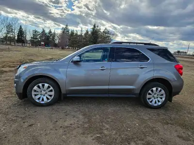 Selling 2012 Equinox LT AWD 3.0L V6, heated leather seats, sunroof back up camera,Bluetooth, satelli...