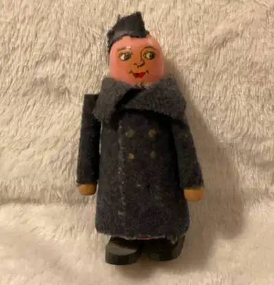 WWII RAMP WALKER TOY SOLDIER, WALKIE TOY, CANADA, View more