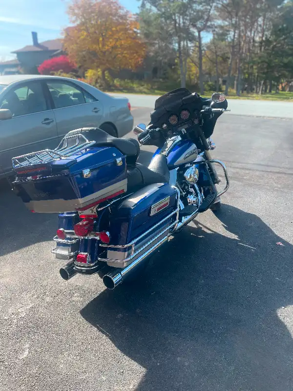 Harley Davidson FLHT Classic in Touring in Dartmouth - Image 4