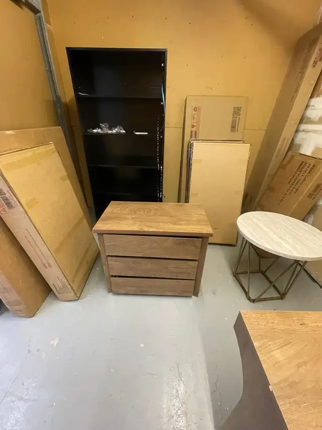 Modern 3 Drawer Nightstand – Oak MDF Bedside Table – Brand New in Dressers & Wardrobes in Oakville / Halton Region - Image 7