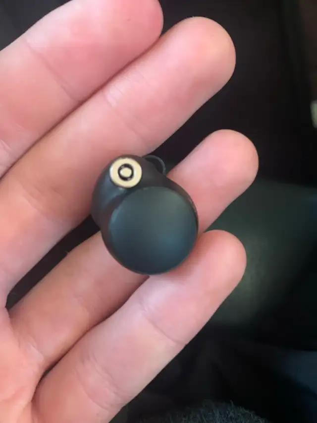 Sony WF-1000XM4 Earbuds in Headphones in Guelph - Image 8