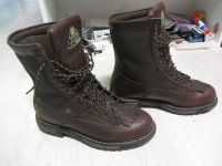 BRAND NEW LEATHER ROCKY MAN BOOTS..SIZE 9