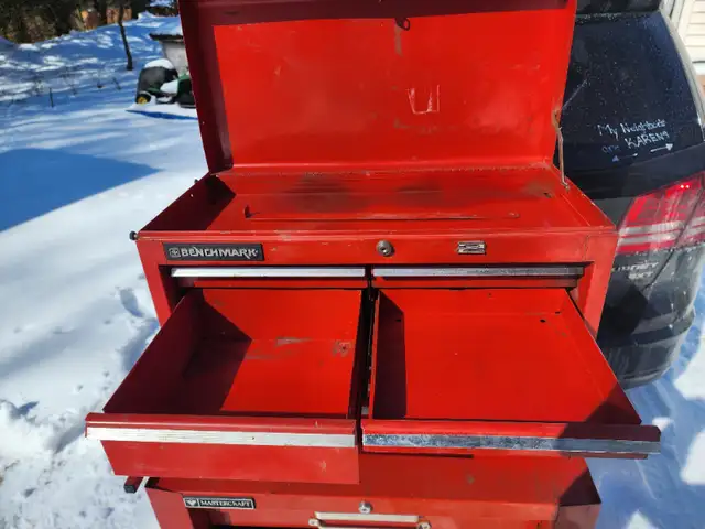 Benchmark 8 Drawers Tool Chest With Locking Bar65162032656385124