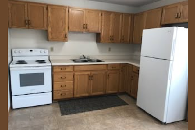 FOR RENT:  2 BEDROOM APARTMENT