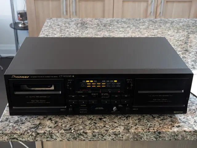 Mint Pioneer CT-W208R Double Cassette Deck Auto Reverse + Manual in Stereo Systems & Home Theatre in Markham / York Region - Image 2
