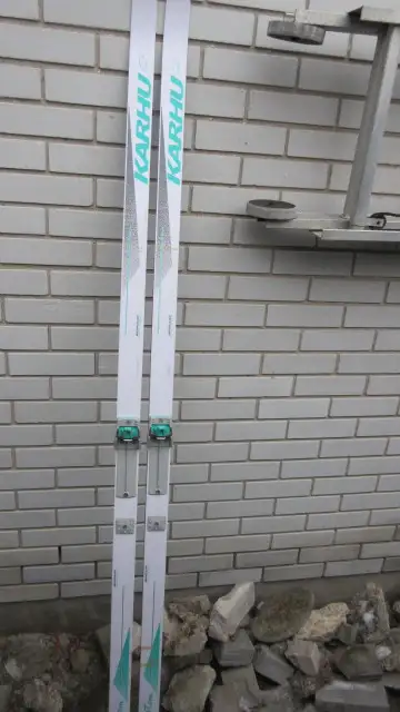 Good condition Bearclaw waxless base Ski length 200cm for skiier 170-180cm Salomon SR automatic Nord...