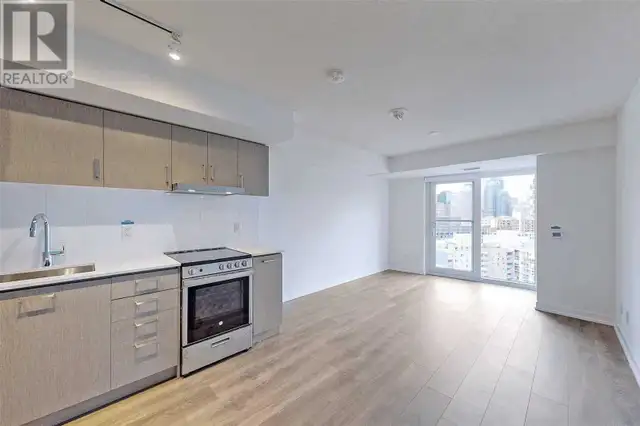 Downtown Dundas Square Studio Condo Apartment for Rent Lease TMU