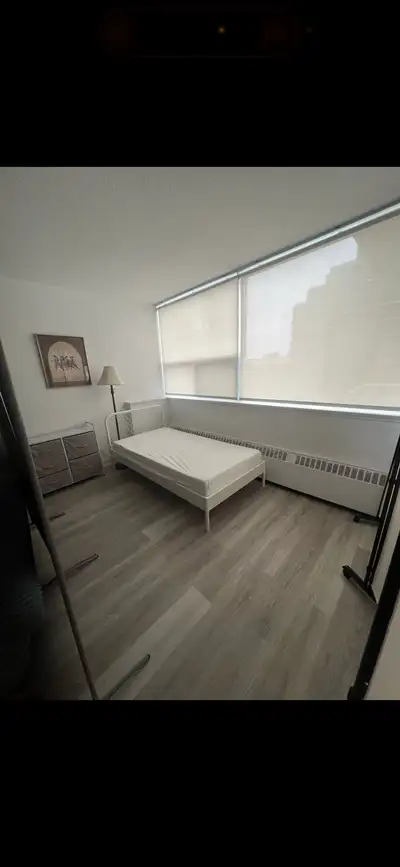 flex room only male