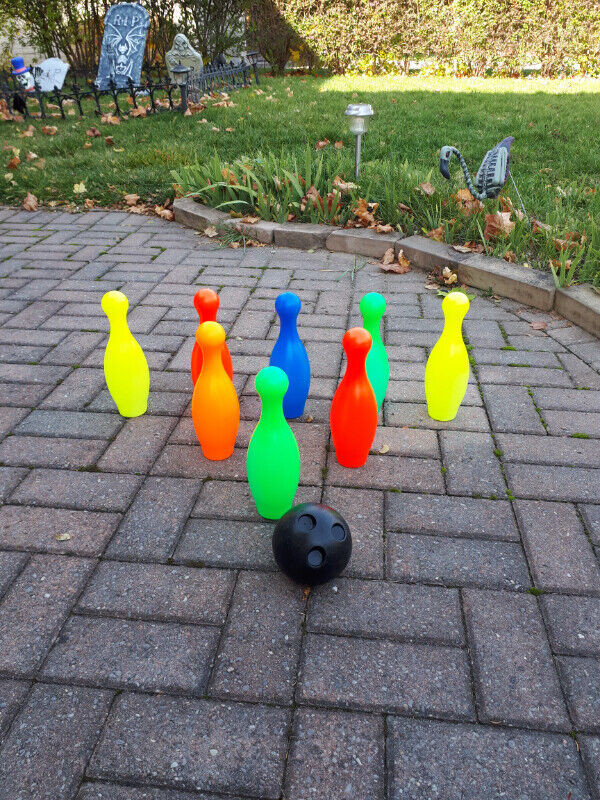 Kid's Toy Bowling Set - great condition in Toys & Games in City of Toronto - Image 3
