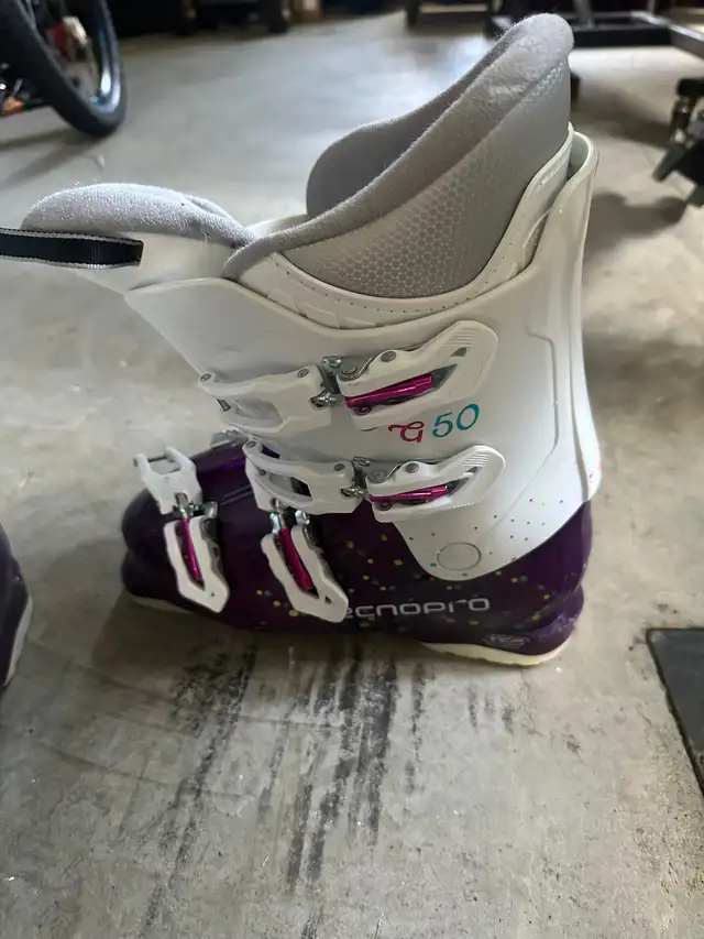 Bottes ski alpin enfant  techno pro in Ski in Saguenay - Image 2