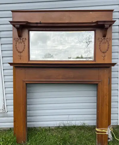 Manteau de foyer en chêne antique avec miroir biseauté, View more