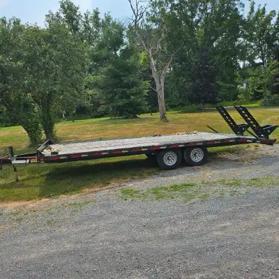 20 ft flat bed plus 6 ft beaver tail pintle hitch rubber is in great shape don't use anymore