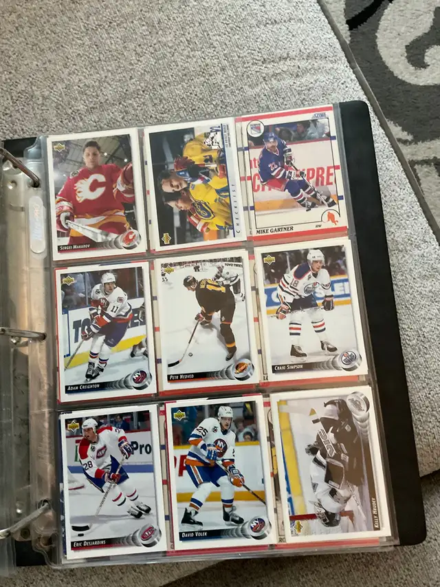 Hockey Cards in Arts & Collectibles in Oshawa / Durham Region - Image 9
