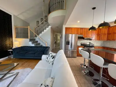 Four bedrooms are available, starting August 1st. for rent in this house for $950/month. Utilities i...