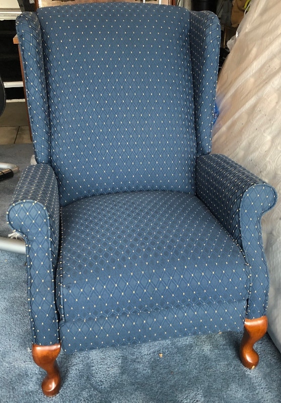 Recliner La z Boy Kimberly High Leg Reclining Chair Never Used Chairs